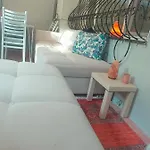 Central & Seaside Apartment With Shisha
